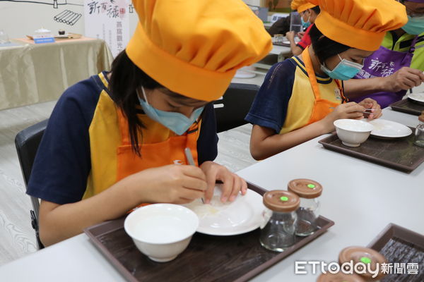 ▲台南市七股區三股國小、南區龍崗國小和南大附小三校師生校際共學，透過課程設計連結主題，學童直呼太驚「燕」了。（圖／記者林悅攝，下同）