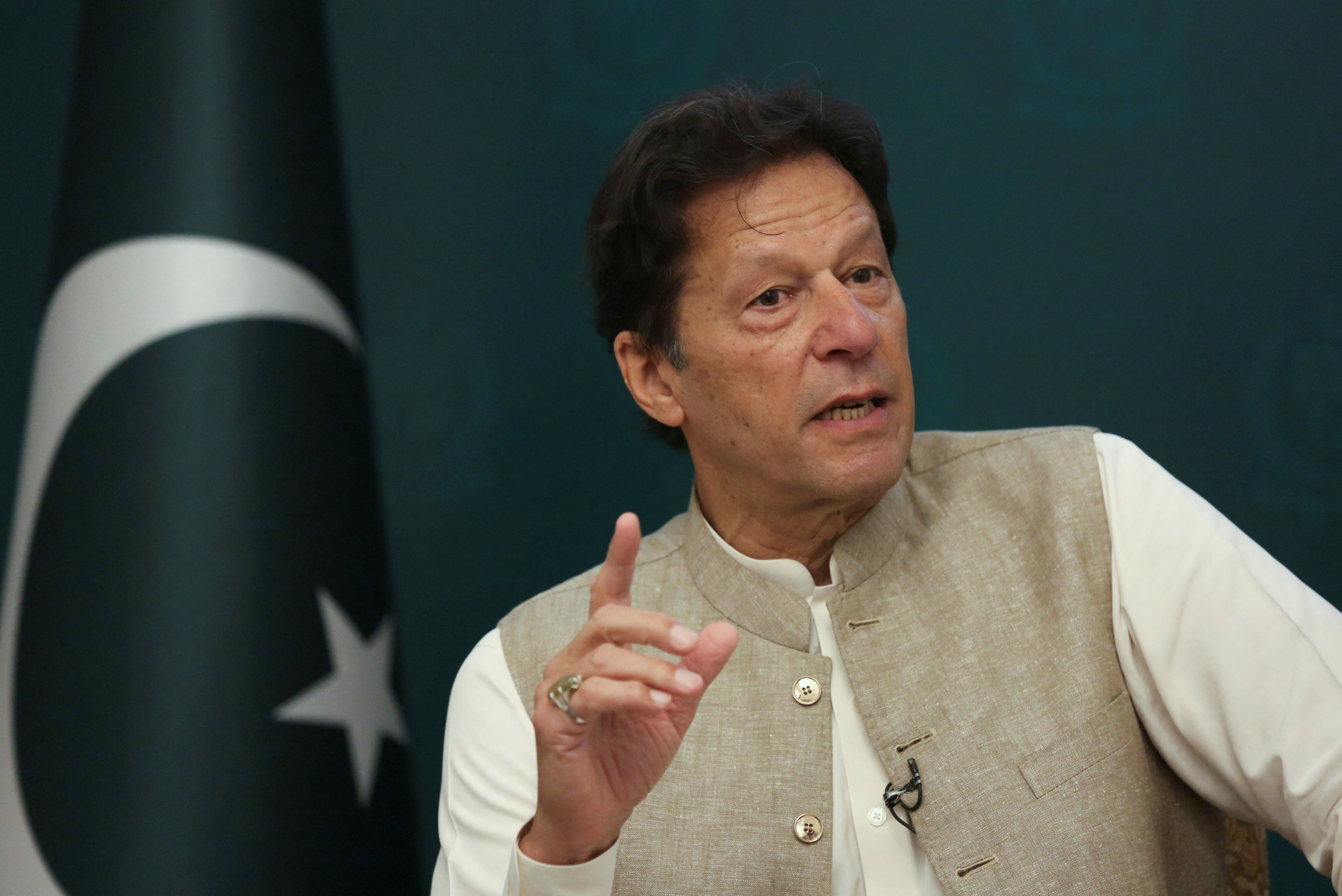 ▲▼巴基斯坦總理伊姆蘭汗（Imran Khan），遭國會不信任案投票通過罷黜。。（圖／路透）