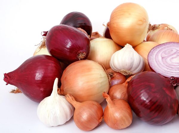 ▲▼紫洋蔥,白洋蔥,洋蔥,辛香料。（圖／取自免費圖庫Pixabay）