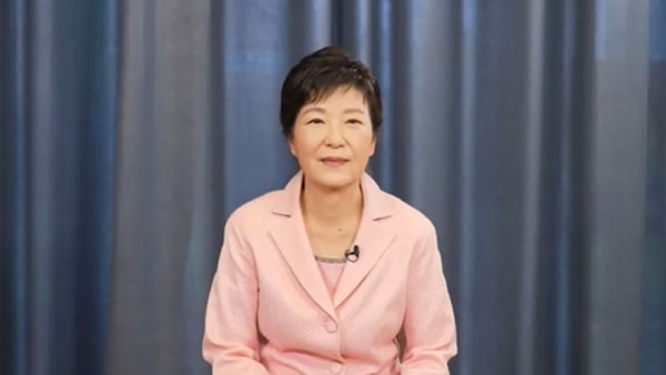 ▲▼南韓前總統朴槿惠近日拍攝影片，呼籲支持柳榮夏參選大邱市長。（圖／翻攝自YouTube）