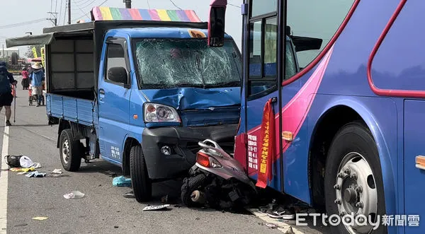 ▲▼ 大甲媽來嘉義新港必經嘉義145縣道今早發生機車相撞車禍意外。（圖／記者翁伊森攝）