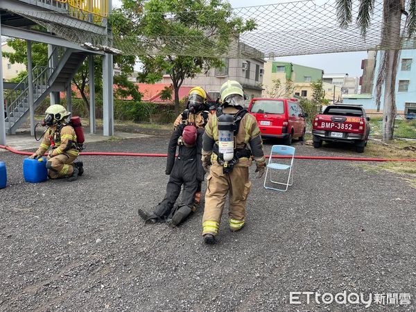 ▲台南市消防局4月11日至20日止，共計20梯次，每天分2梯次，為期10天，於消防局新化訓練中心，辦理整合型救災安全訓練。（圖／記者林悅翻攝，下同）