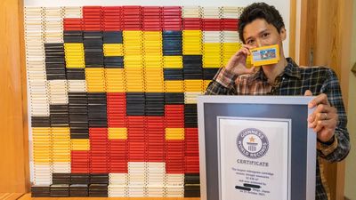 神人用4256塊任天堂卡帶拼出瑪利歐　申請金氏世界紀錄成功
