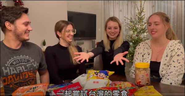 ▲▼波蘭安娜帶著台灣的經典零食，跟妹妹還有朋友們一起品嘗。（圖／翻攝自YouTube／波蘭Anna）