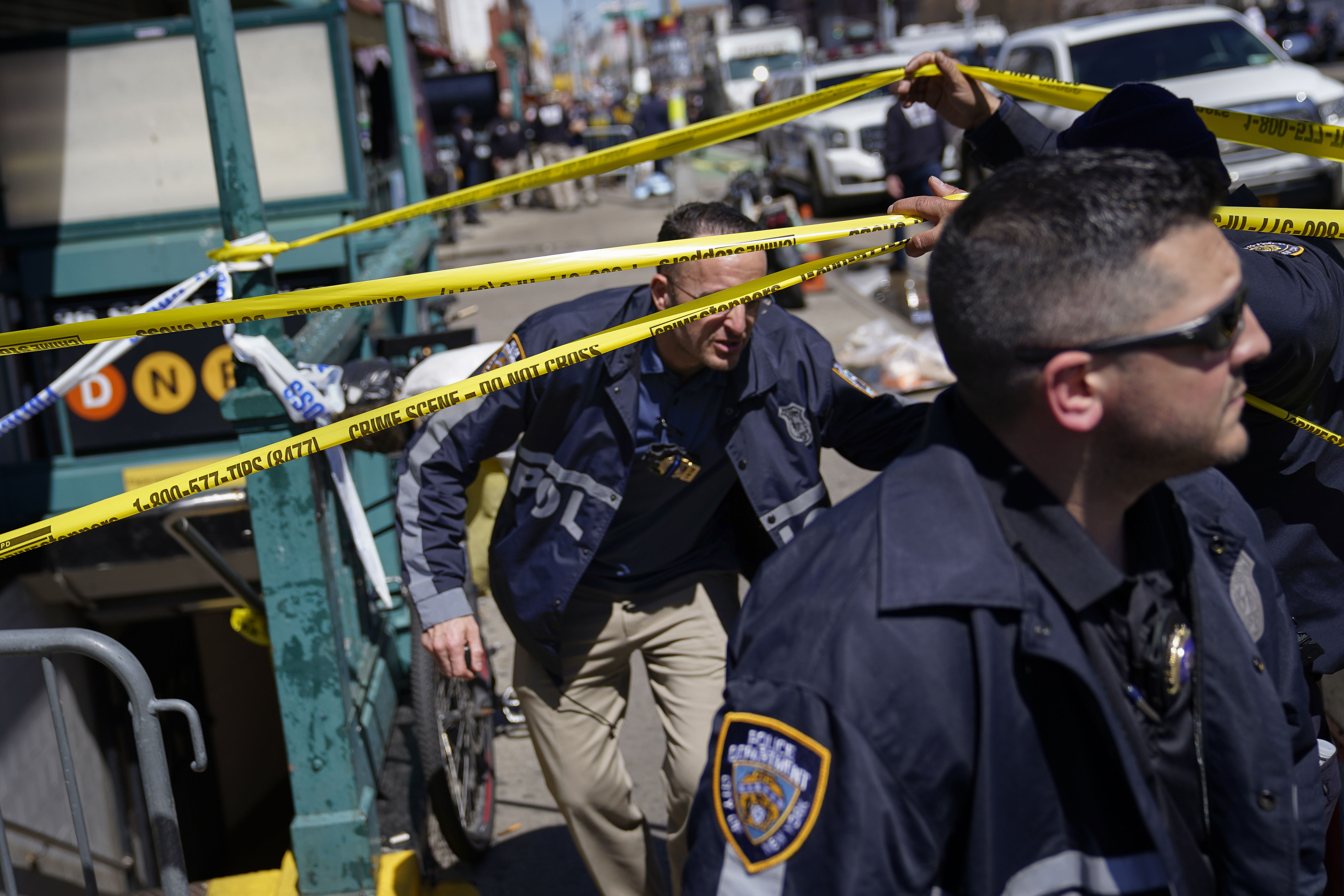 ▲▼紐約布魯克林發生地鐵槍擊案，16人受傷10人中彈 。（圖／達志影像／美聯社）