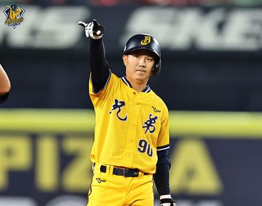 林靖凱守游擊秀美技　江坤宇喊「帥！」給他100分