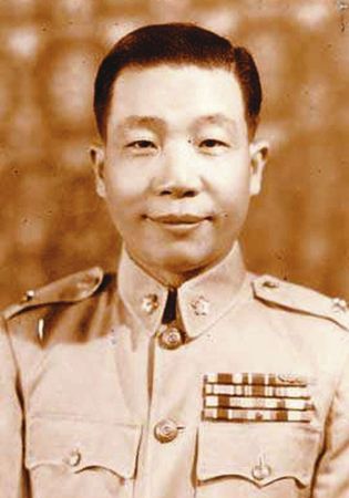 陸軍一級上將彭孟緝，在228事件擔任高雄要塞司令，由於當地民眾大量死傷，促轉會認定他是威權體制下的上百名加害者之一。（翻攝維基百科）