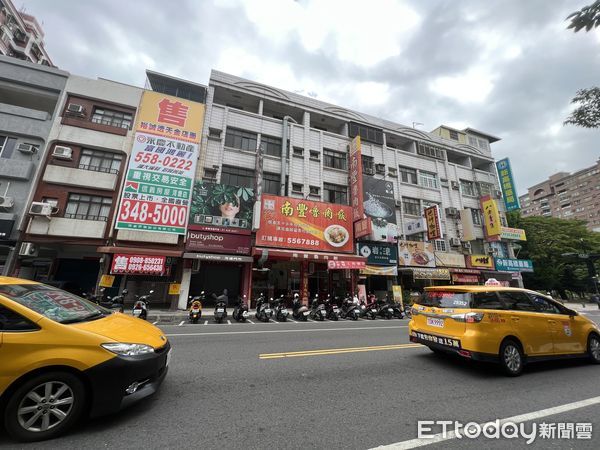 ▲▼裕誠路,高雄,餐飲一條街,店面,群聚,透天店面,租金,信義房屋。（圖／記者陳建宇攝）