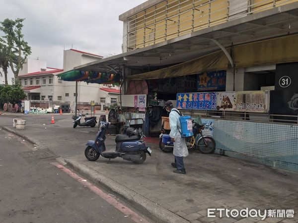 ▲東港華僑市場清消。（圖／記者陳崑福翻攝，下同）