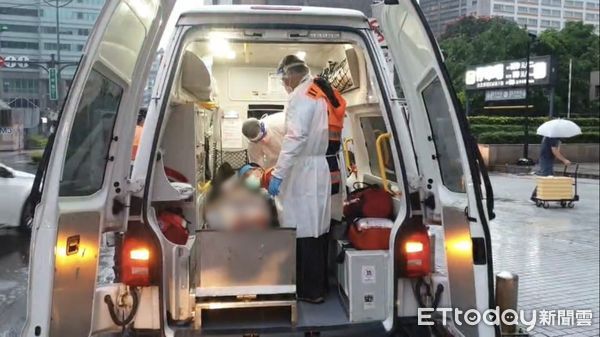 ▲▼台北車站女子落軌。（圖／記者黃彥傑翻攝）