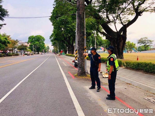 ▲屏東警分局員警現場會勘             。（圖／記者陳崑福翻攝，下同）