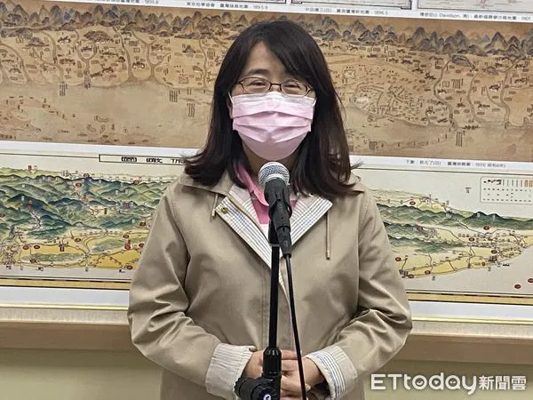 ▲▼林奕華委員針對教育委員會今日疑似有確診者換會議室開會一事受訪。（圖／記者陳換丞攝）