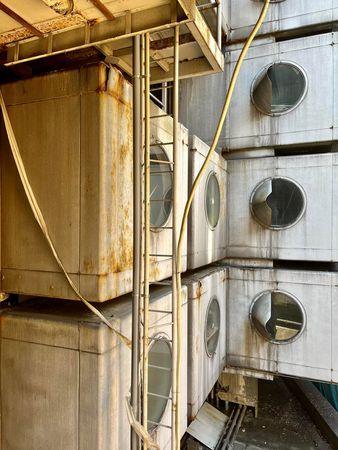 ▲日本東京,中銀膠囊塔。（圖／翻攝自中銀カプセルタワービル(Nakagin Capsule Tower)臉書）