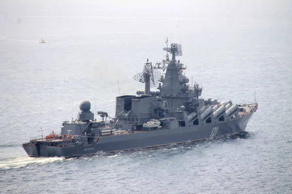 ▲▼俄羅斯黑海艦隊旗艦「莫斯科號」（Moskva）。（圖／達志影像／美聯社）