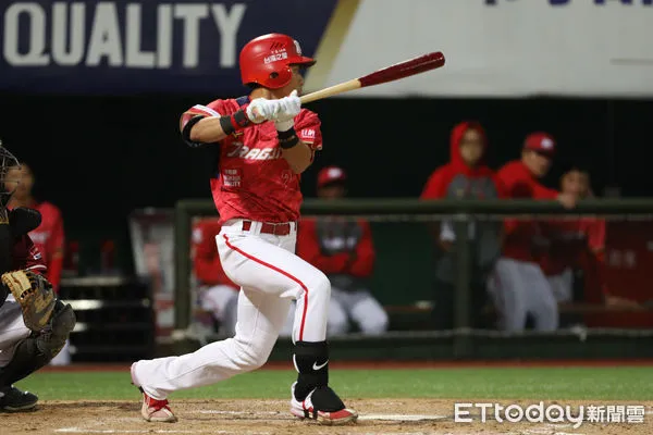 ▲▼ 0416 中職味全戰樂天桃猿-郭天信 。（圖／記者黃克翔攝）