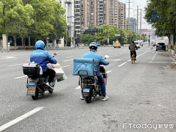 ▲▼穿梭在大街小巷的外賣小哥較以往少了很多。（圖／記者趙禕攝）