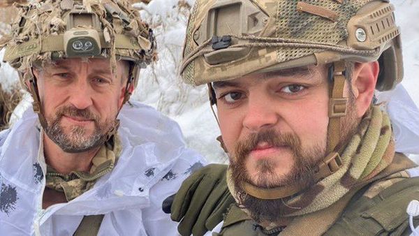 ▲▼被俘英軍艾登（Aiden Aslin）與平納（Shaun Pinner）曾一起在烏克蘭亞速營作戰。（圖／翻攝自臉書、推特）