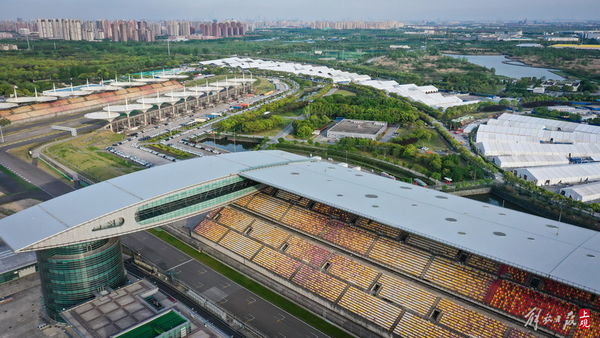▲上海嘉定F1賽車場改建為方艙醫院。（圖／翻攝上觀新聞）