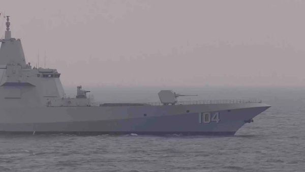 ▲解放軍055型驅逐艦，舷號為104的無錫艦。（圖／翻攝人民海軍）