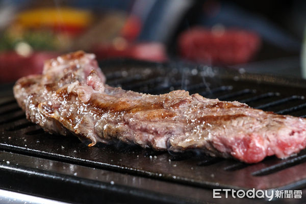 ▲王品集團「最肉燒肉餐酒館」。（圖／記者黃士原攝）