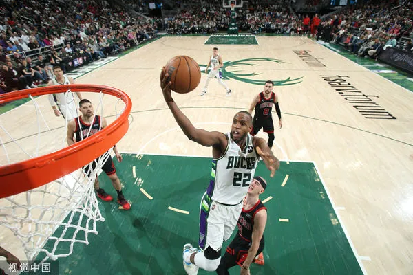 ▲公牛迪羅臣、拉文，公鹿安戴托昆波、米德爾頓。（圖／CFP）