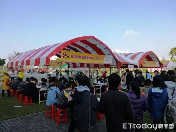 ▲「運動在南科」於23日熱鬧登場，除千人健走/活力園遊會以外，今年更擴大辦理徵才活動，南科大廠共提供約3000個工作機會，請民眾把握機會。（圖／記者林悅翻攝，下同） 