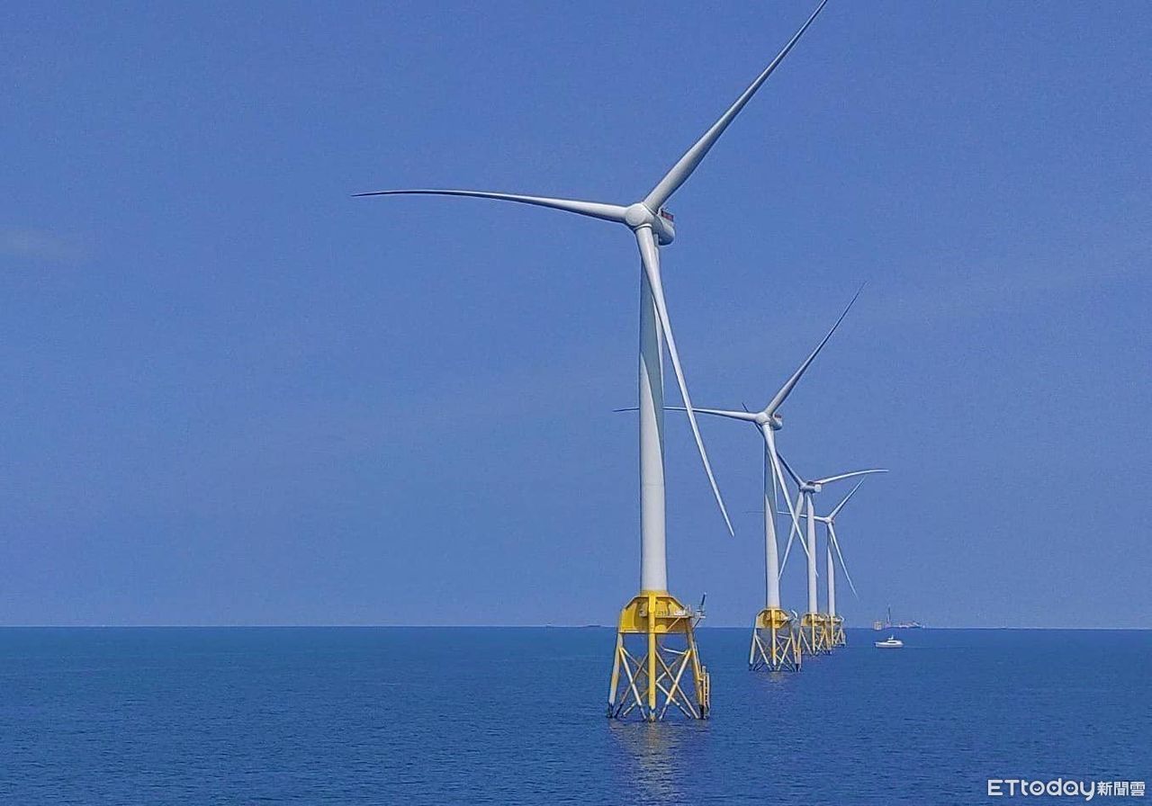 ▲▼沃旭能源大彰化西南第一階段離岸風場第一階段六座風機開始發電。（圖／沃旭風機安裝團隊徐龍和提供）