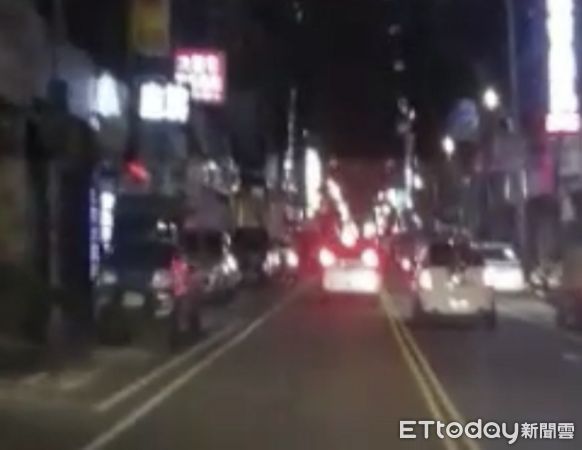 ▲呂姓男子凌晨酒駕並跨越雙黃線逆向超車。（圖／桃園警分局提供）