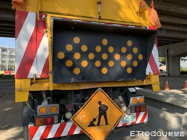 ▲不賣法拉利改賣「放大版掃地機器人」，台中分署法拍掃街車121萬起。（圖／記者游瓊華攝）