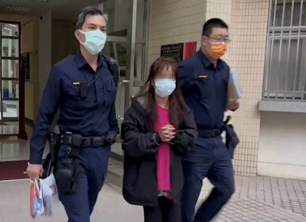 ▲警方逮捕偷走虎爺的卓姓婦人。（圖／民眾提供）