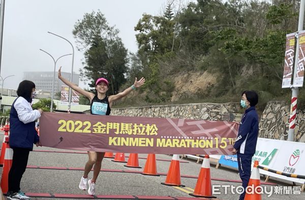 ▲▼何盡平、張芷瑄金門馬封王稱后 。（圖／記者謝孟儒攝）