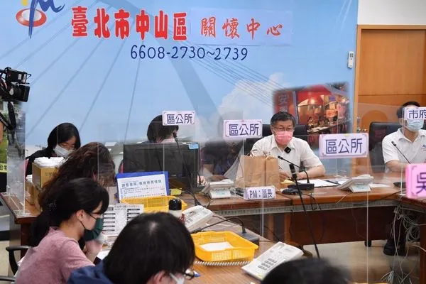 ▲▼柯文哲赴中山區級關懷中心。（圖／北市府提供）