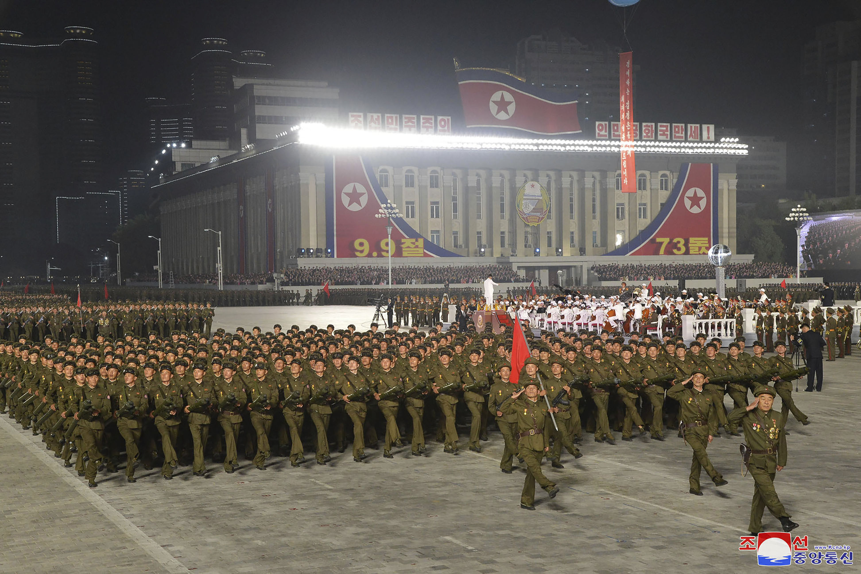 ▲▼北韓於2021年9月進行深夜閱兵，慶祝建政73周年。（圖／達志影像／美聯社）