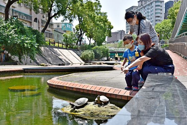 ▲新北市新莊區「塭仔底濕地公園」及中港大排親水公園。（圖／新北市水利處提供）