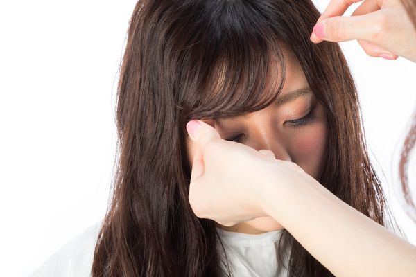 ▲▼白髮,頭髮,保養,洗護 。（圖／翻攝自pakutaso.com）