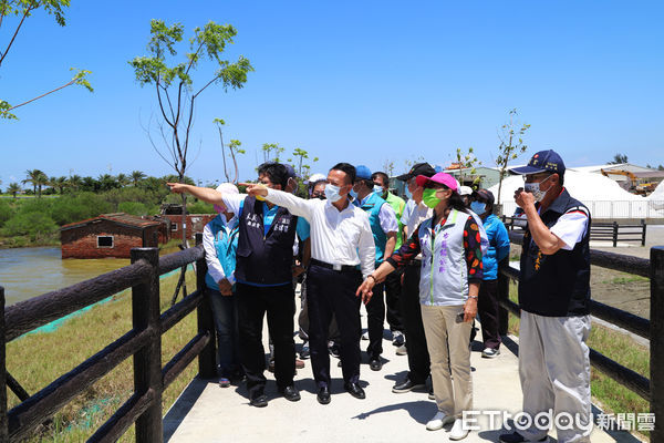 ▲▼布袋港風華再現水環境營造 保留鹽田景觀設立親水設施 兼顧自然與遊憩。（圖／嘉義縣政府提供）