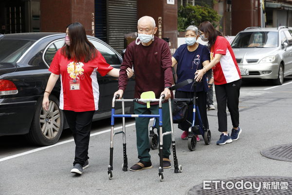 ▲▼行人路權專題－長者篇。（圖／記者湯興漢攝）