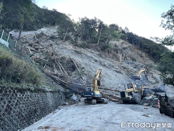 ▲中橫關原段大規模崩坍空拍圖。（圖／公路總局提供，下同）