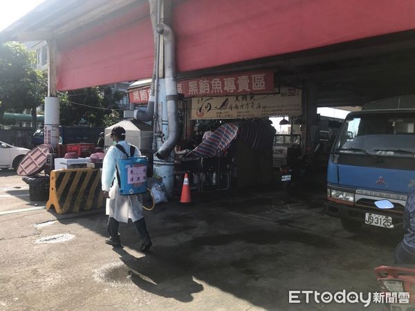 ▲東港華僑市場清消作業            。（圖／記者陳崑福翻攝，下同）