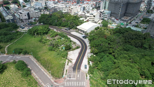 ▲台中市北屯新興路18巷聯外道路打通，創造便利通行路網。（圖／台中市政府提供）