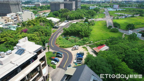 ▲台中市北屯新興路18巷聯外道路打通，創造便利通行路網（下同）。（圖／台中市政府提供）