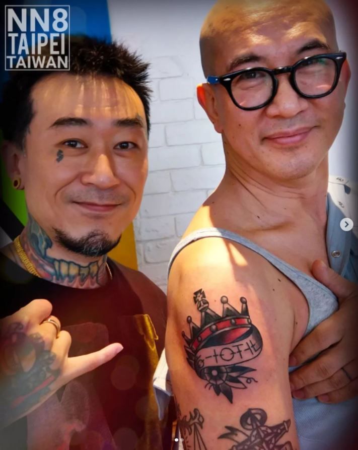 ▲具俊曄悄悄在台灣刺青。（圖／翻攝自Instagram／nn8.tat2_taipei、benlazo.nn8）