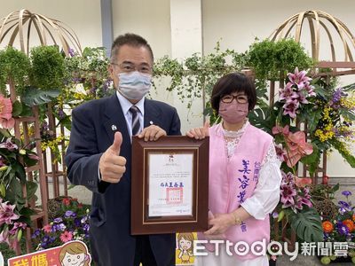 永恆的母愛　2022年勞工模範母親表揚溫馨登場