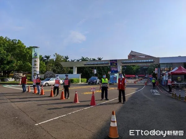 ▲▼ 111學年度科技校院四技二專統一入學測驗嘉義考區今天登場  。（圖／吳鳳科技大學提供）