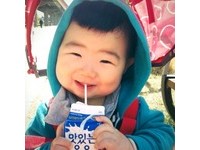 南韓「喜感小正太」金鎮雄，小名嘎蒙，因Instagram帳號為kkamoong，有網友直接音譯帳號以「卡卡萌」暱稱他。（圖／取自kkamoong Instagram）