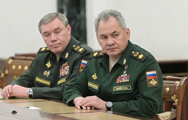 ▲▼俄羅斯軍隊總參謀長格拉西莫夫（Valery Gerasimov，左）與國防部長紹伊古（Sergei Shoigu，右）。（圖／達志影像／美聯社）