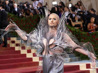 MET Gala／部落客的海洋生物造型贏了！　怪到被誤認成奧斯卡男配