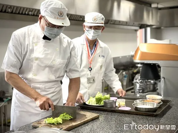 ▲「台灣藍帶」穀研所老師授課 新北傳統小吃創業技能班開訓。（圖／新北市勞工局提供）