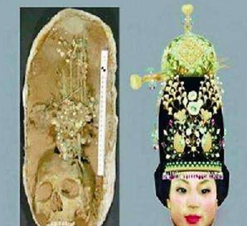▲唐公主李倕墓中發現的鳳冠及復原形象圖。（圖／翻攝百度百科）