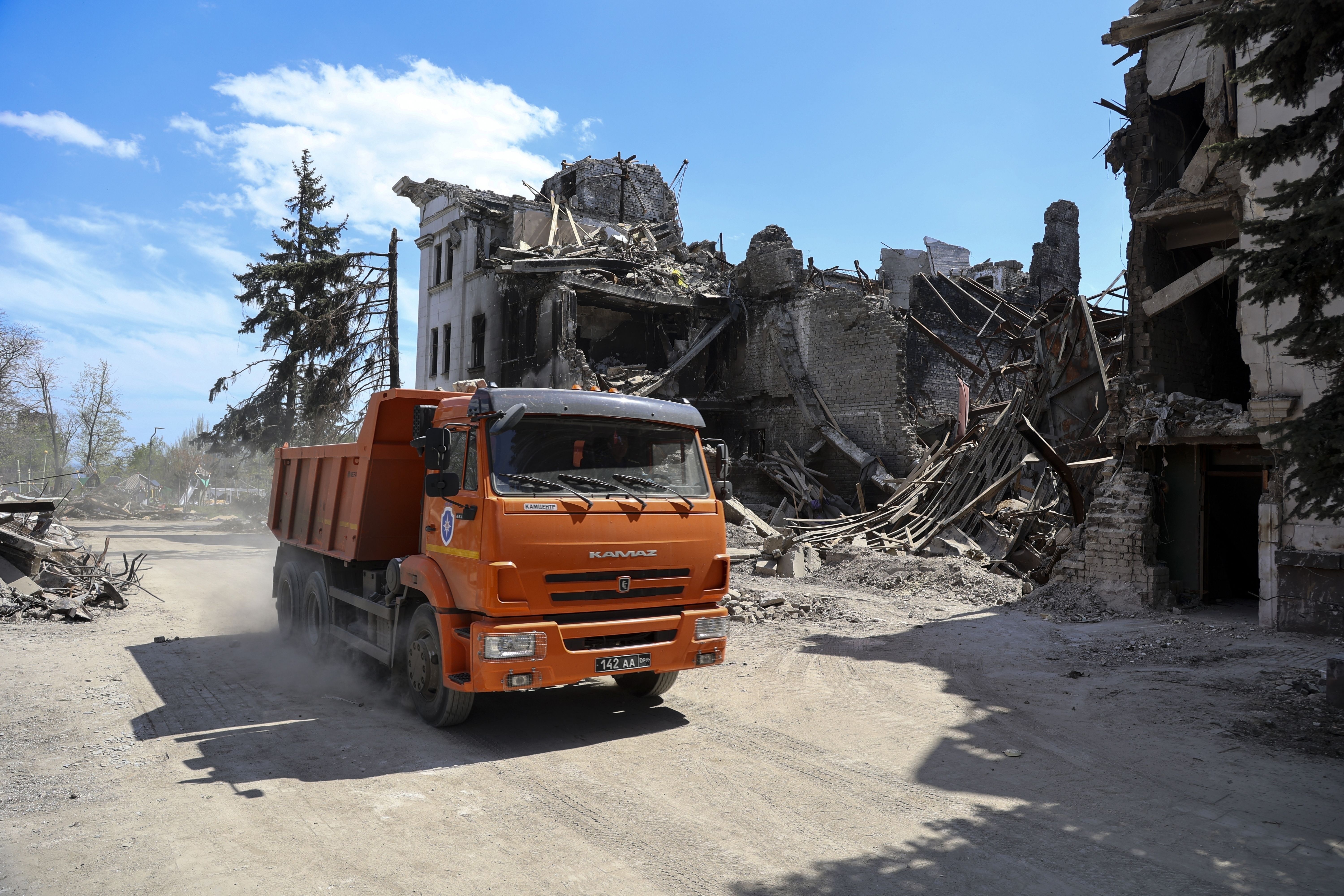 ▲馬力波劇院遭轟炸死亡人數，估計約600人，超出原先估計的300死 。（圖／達志影像／美聯社）